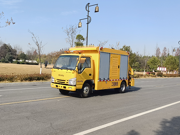 CLW5045XXHADR五十铃单排救险车